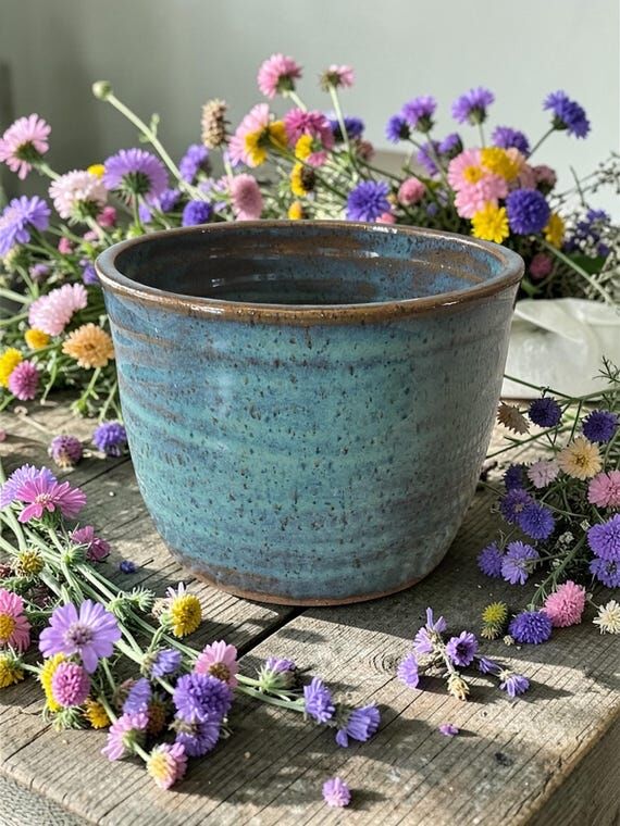 Ceramic handmade flower pot/planter....