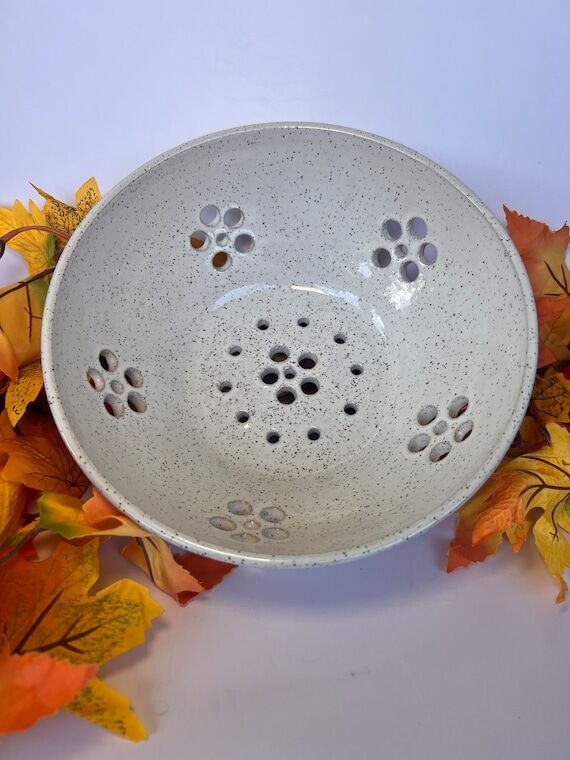 Berry bowl, Ceramic Bowl, Colander Bowl, Frui...